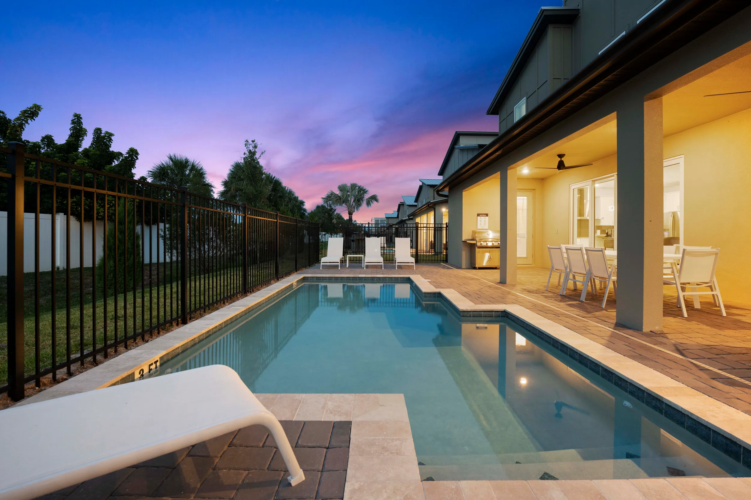Private pool and lanai at twilight, Villatel Orlando Resort